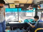 นำรถบัสรับ-ส่งนักเรียน ของโรงเรียนบ้านทุ่งลานเข้าอู่ซ่อมแซมเปลี่ยนสายพานระบบแอร์ 6 เส้น